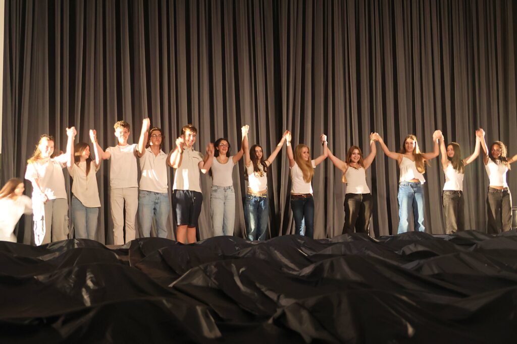 Une belle saison théâtrale au lycée 13 AK7A8228